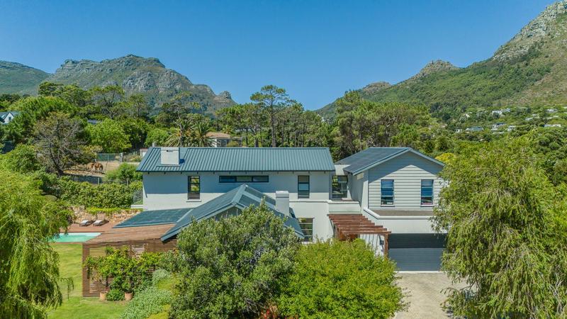 4 Bedroom Property for Sale in Tarragona Western Cape